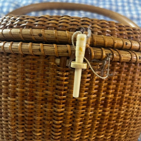 EUC Brooks Brothers woven Nantucket STYLE basket purse with navy cotton lining. - Picture 7 of 9